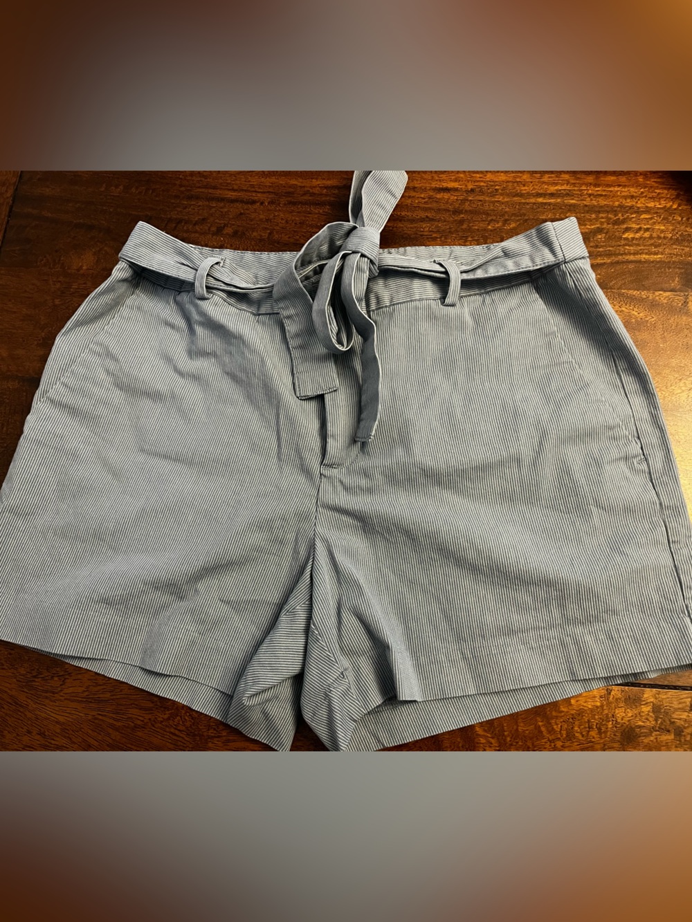 Banana Republic Tie-Waist Women’s Shorts in Light Blue/White Stripes
